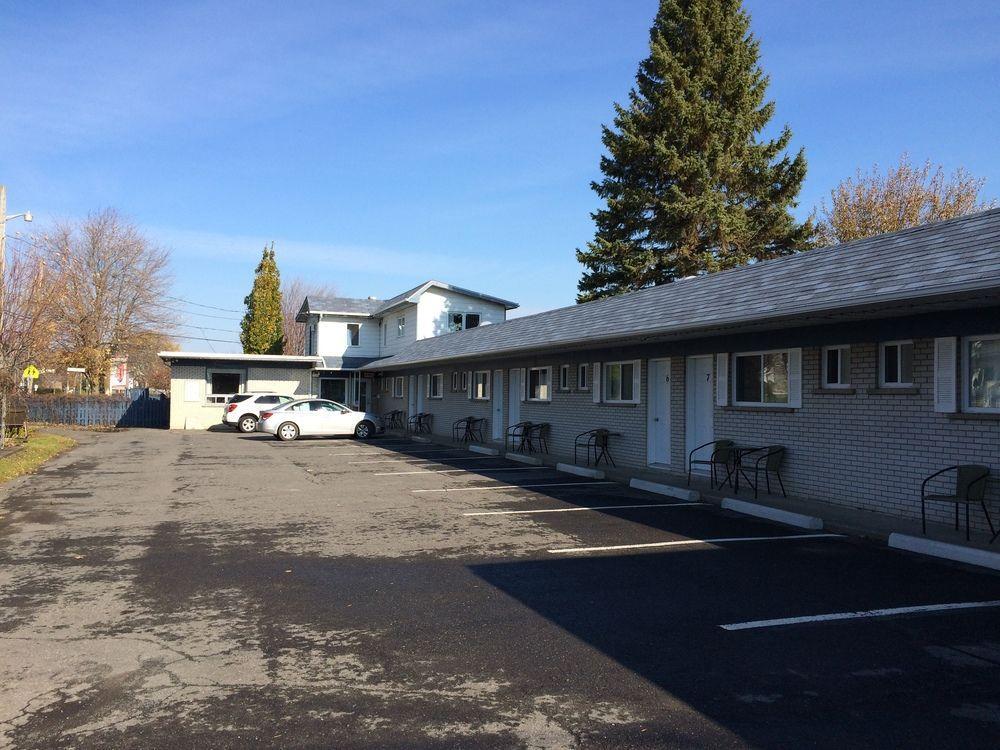 Motel Montgolfiere Jp Saint-Jean-sur-Richelieu Luaran gambar